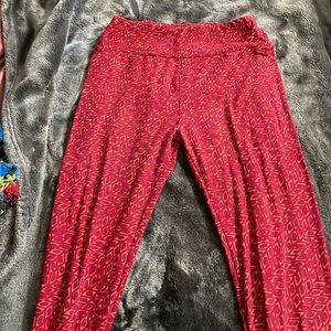 LuLaRoe leggings- maroon and pink